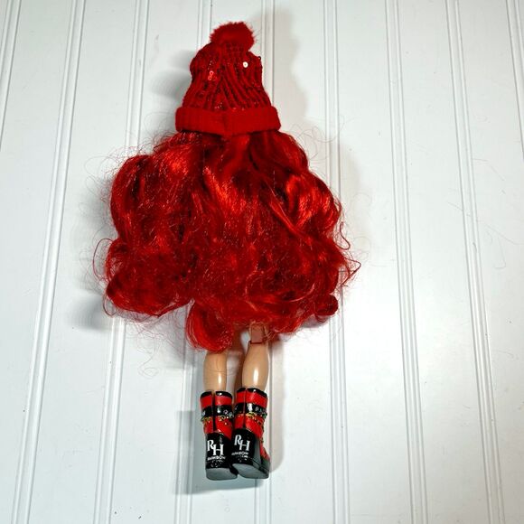 Rainbow High Series 1 Winter Break Ruby Anderson MGA Entertainment - Picture 3 of 4